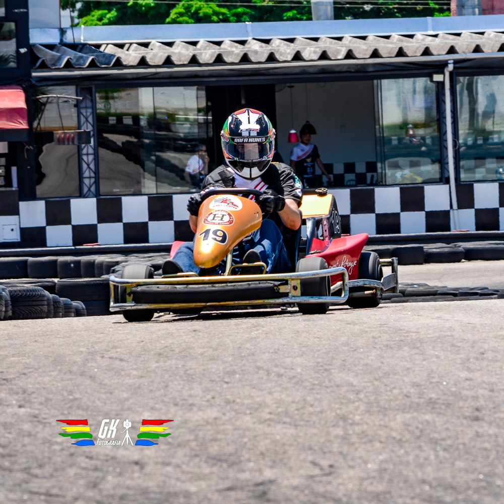 Estréia como piloto de kart na Liga KVP em SJC - SP Piloto de Kart Rafa Nunes na Liga KVP