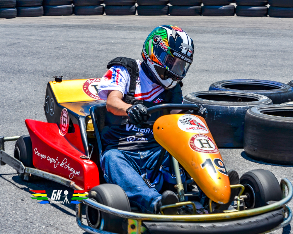 Estréia como piloto de kart na Liga KVP em SJC - SP Piloto de Kart Rafa Nunes na Liga KVP