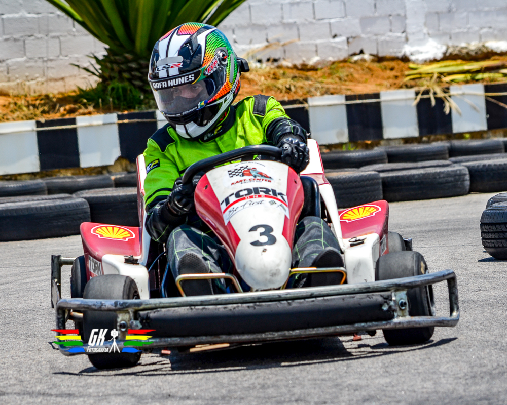 Piloto KVP Rafa Nunes em pista de kart de SJC - SP