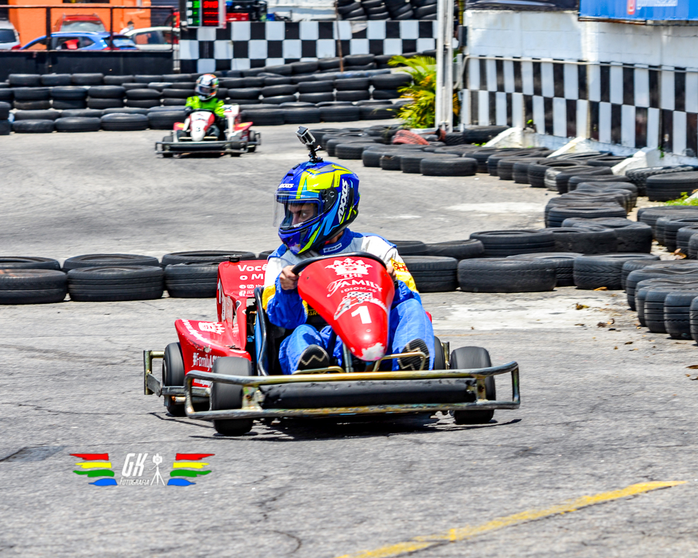 Pilotos KVP em pista de kart de SJC - SP