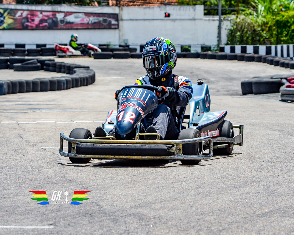 Piloto KVP Kecilen em pista de kart de SJC - SP