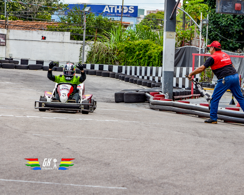 Vitória do Rafa Nunes na Liga KVP em pista de kart de SJC - SP